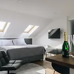 Executive Taborska Apartamento *