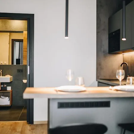 アパート Executive Taborska